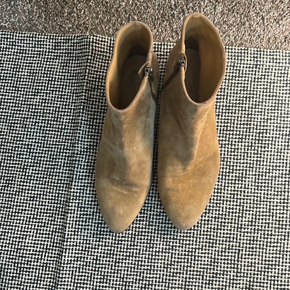 J. Crew Walker Suede ankle boots ✨ size 8